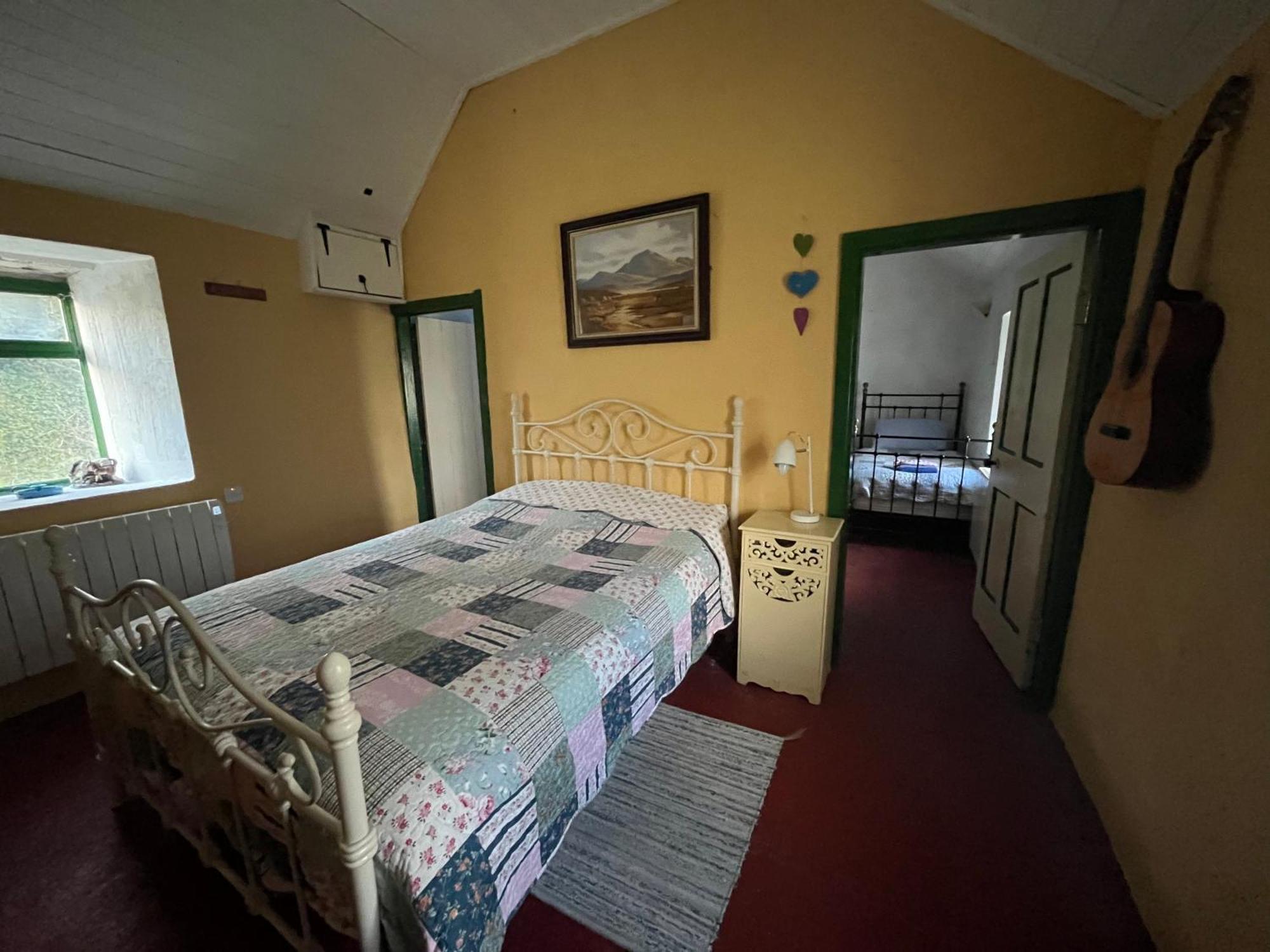 -Going Back In Time- 200 Year Old Farmhouse Creegh Bagian luar foto