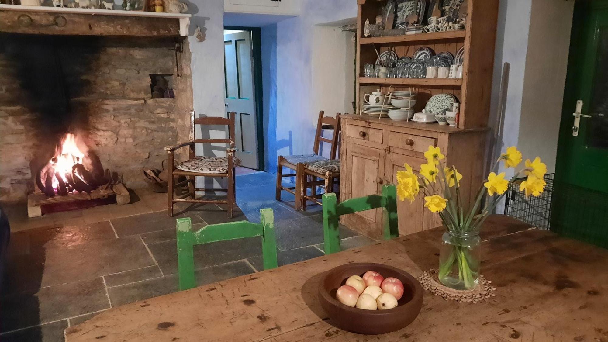 -Going Back In Time- 200 Year Old Farmhouse Creegh Bagian luar foto